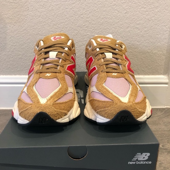 New Balance 9060 Great Plains True Red Classic Sneakers Mens Shoes Size 11.5 - Picture 2 of 8